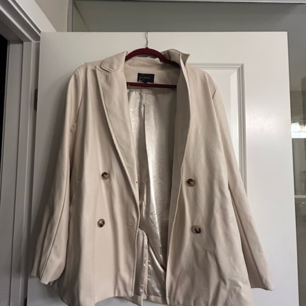 EN SAISON oversized faux leather blazer, cream size small